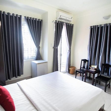 Hoang Trieu Hotel Хюе Екстер'єр фото