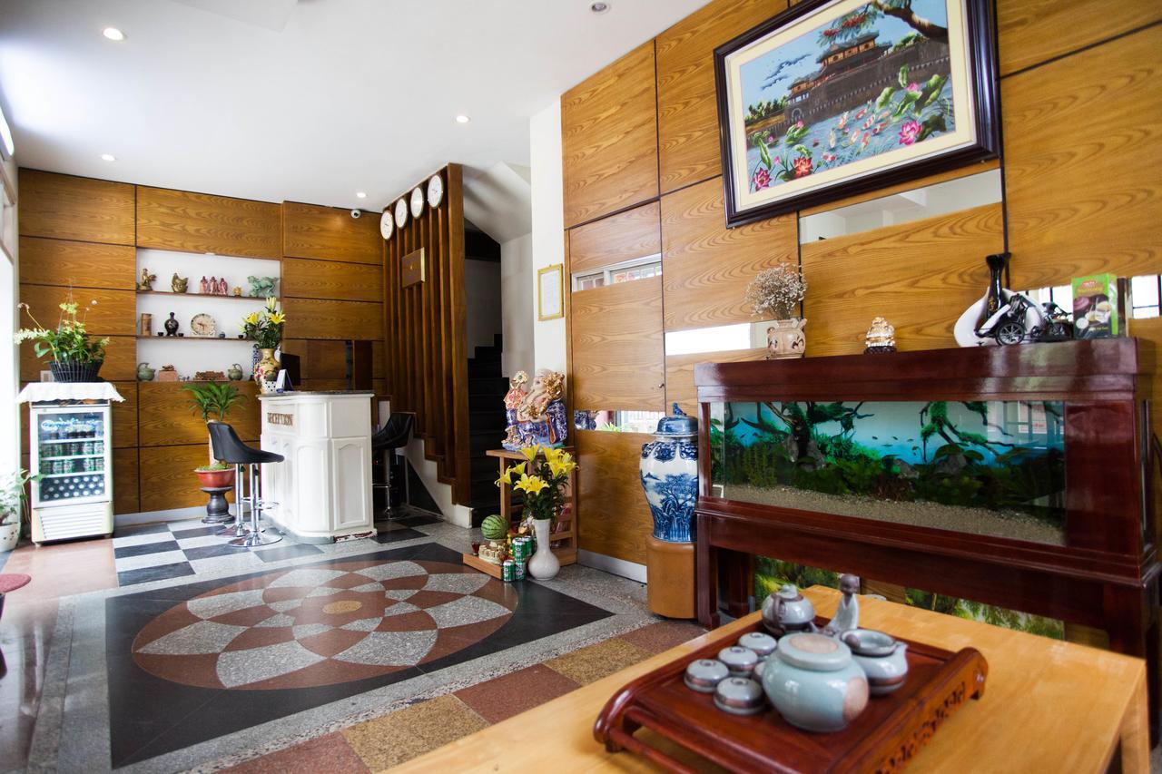 Hoang Trieu Hotel Хюе Екстер'єр фото