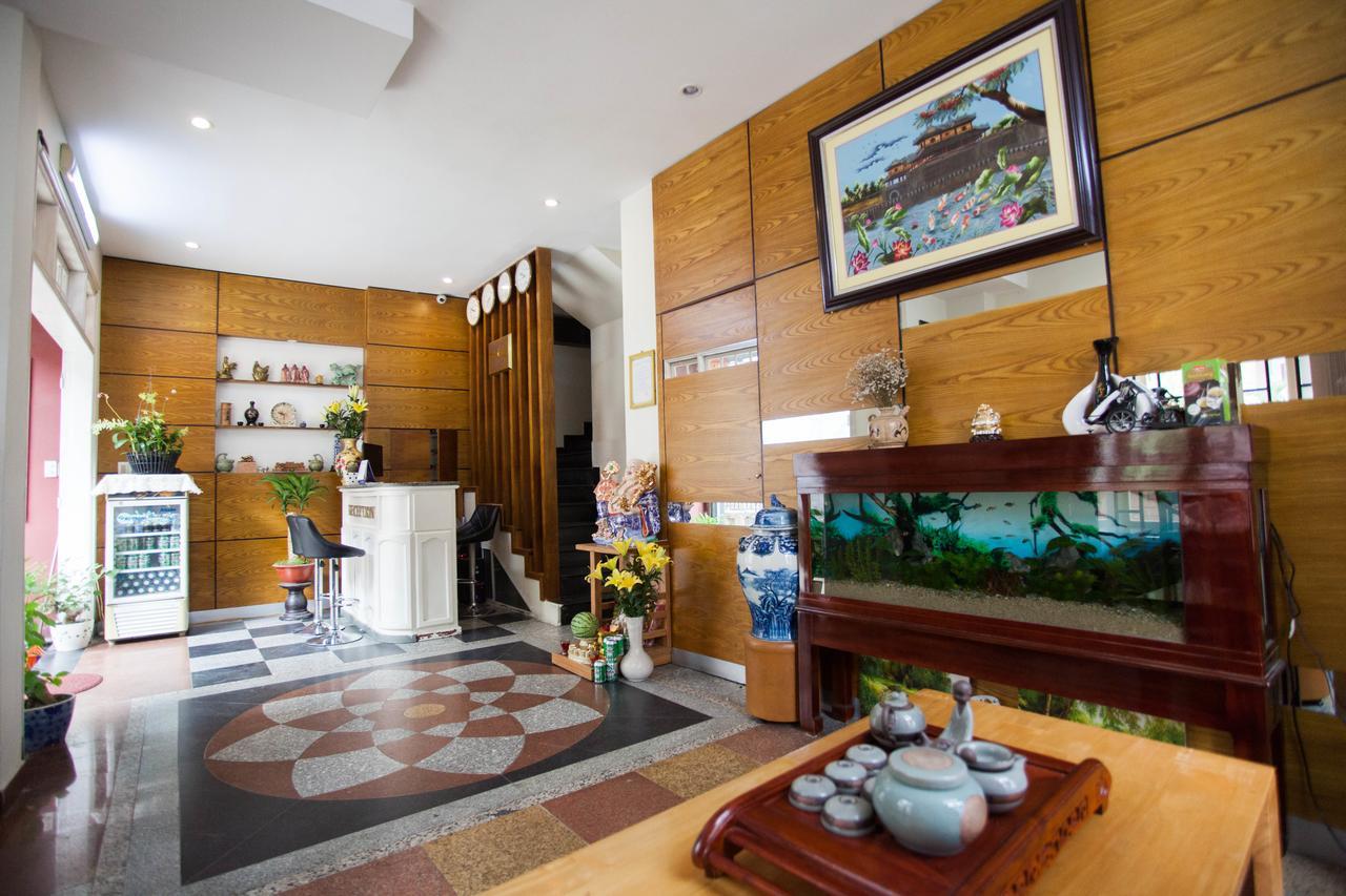 Hoang Trieu Hotel Хюе Екстер'єр фото