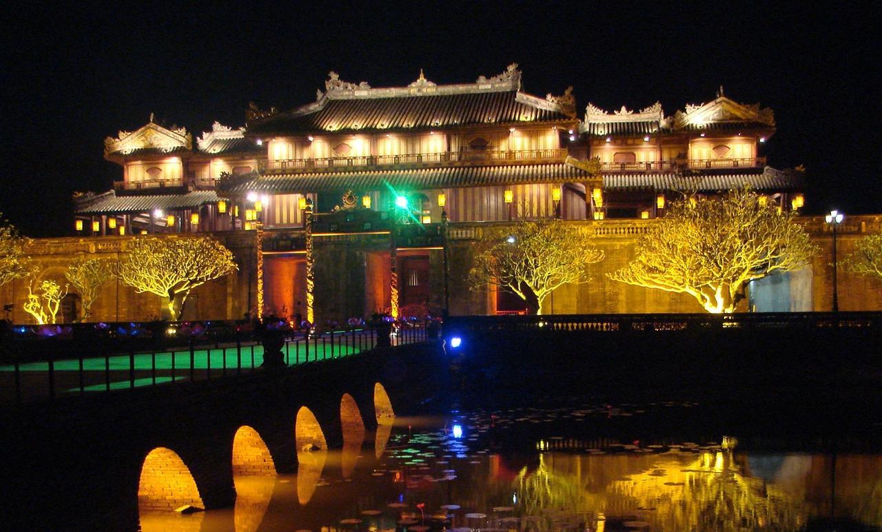 Hoang Trieu Hotel Хюе Екстер'єр фото