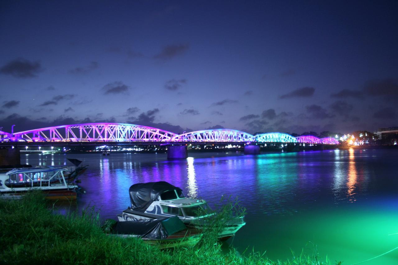 Hoang Trieu Hotel Хюе Екстер'єр фото