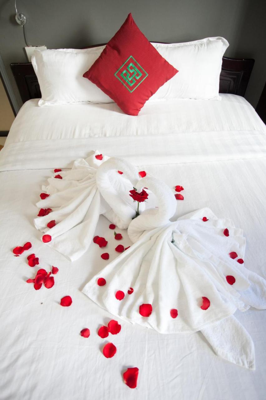 Hoang Trieu Hotel Хюе Екстер'єр фото