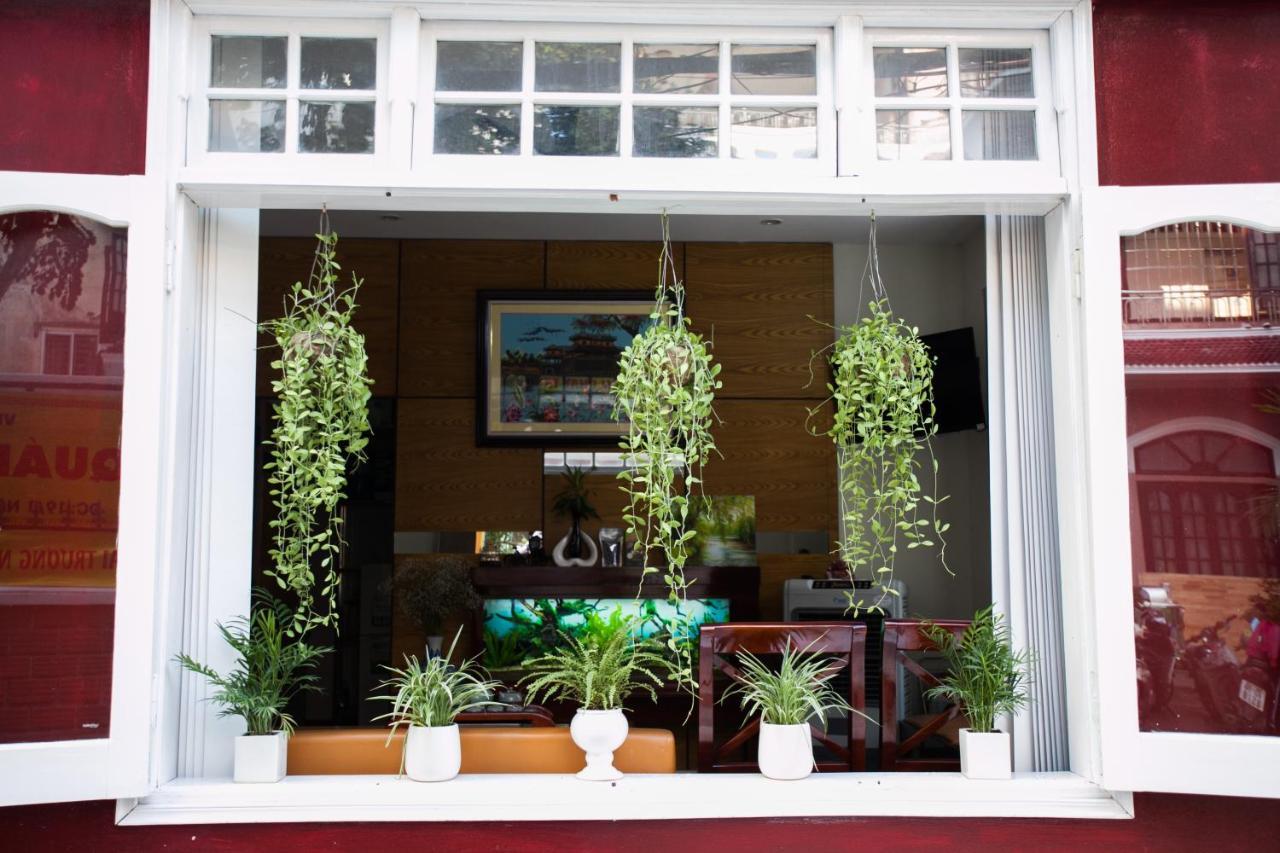 Hoang Trieu Hotel Хюе Екстер'єр фото