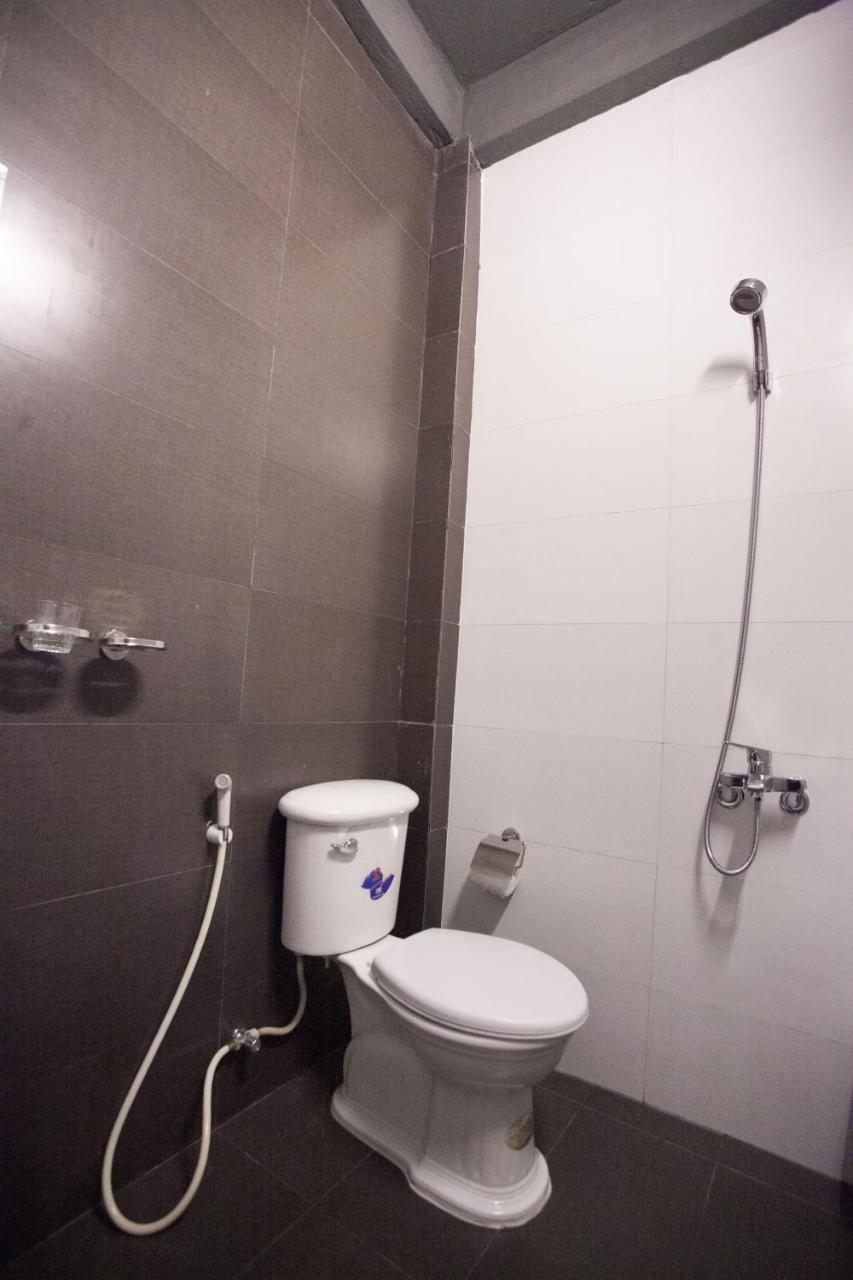 Hoang Trieu Hotel Хюе Екстер'єр фото