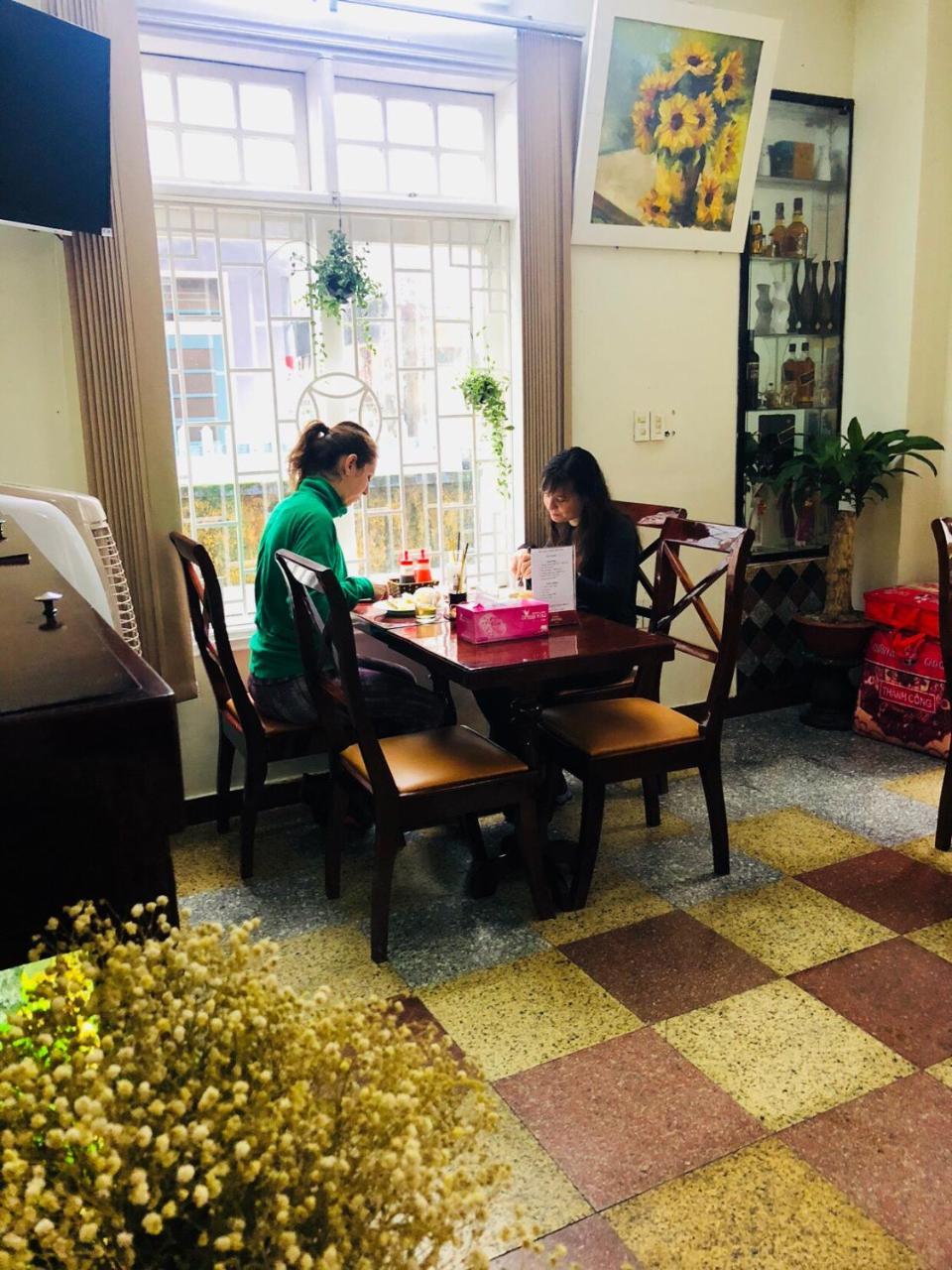 Hoang Trieu Hotel Хюе Екстер'єр фото