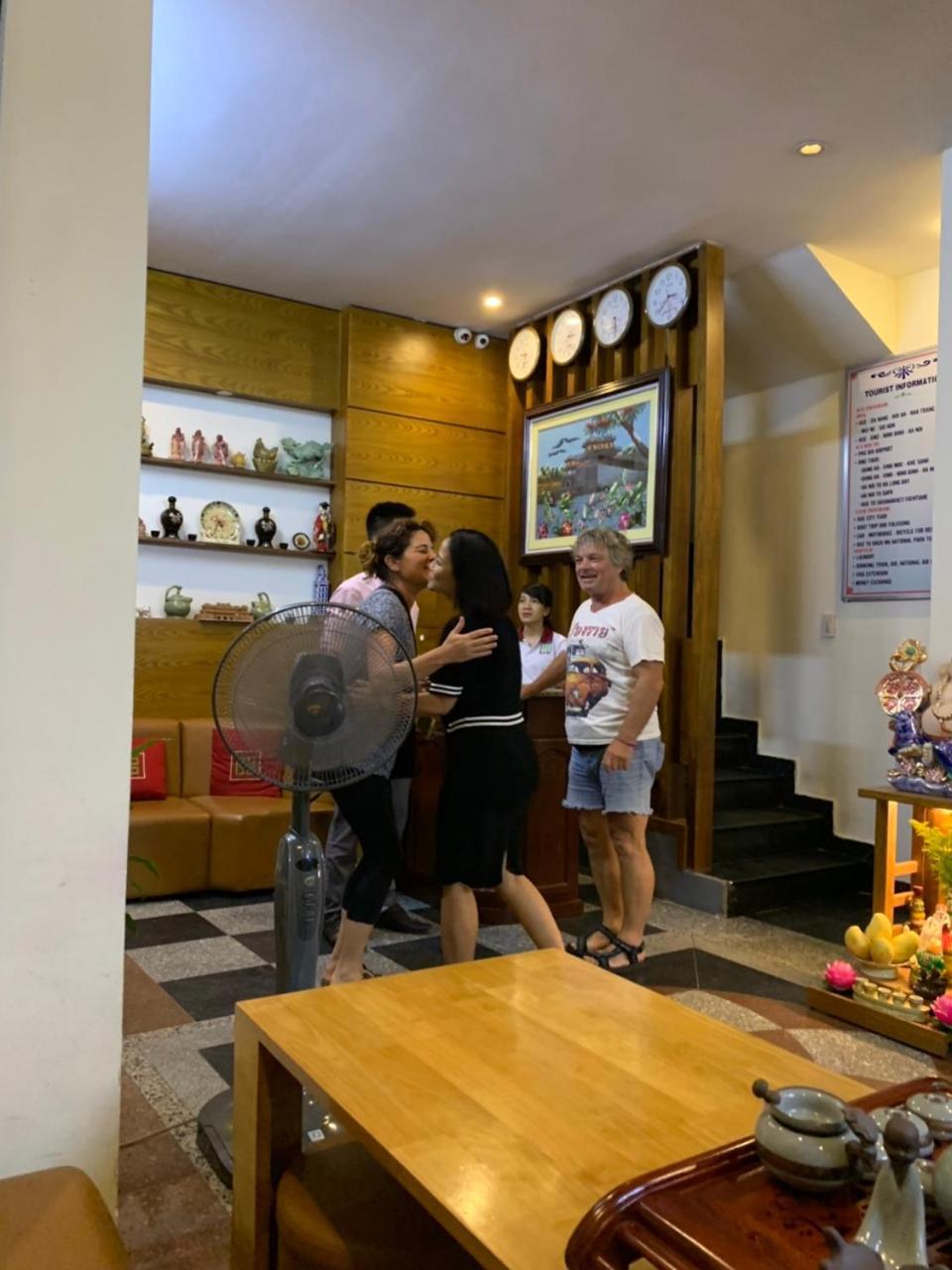 Hoang Trieu Hotel Хюе Екстер'єр фото