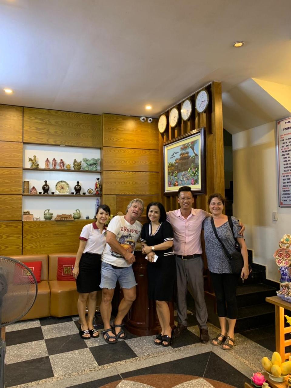 Hoang Trieu Hotel Хюе Екстер'єр фото