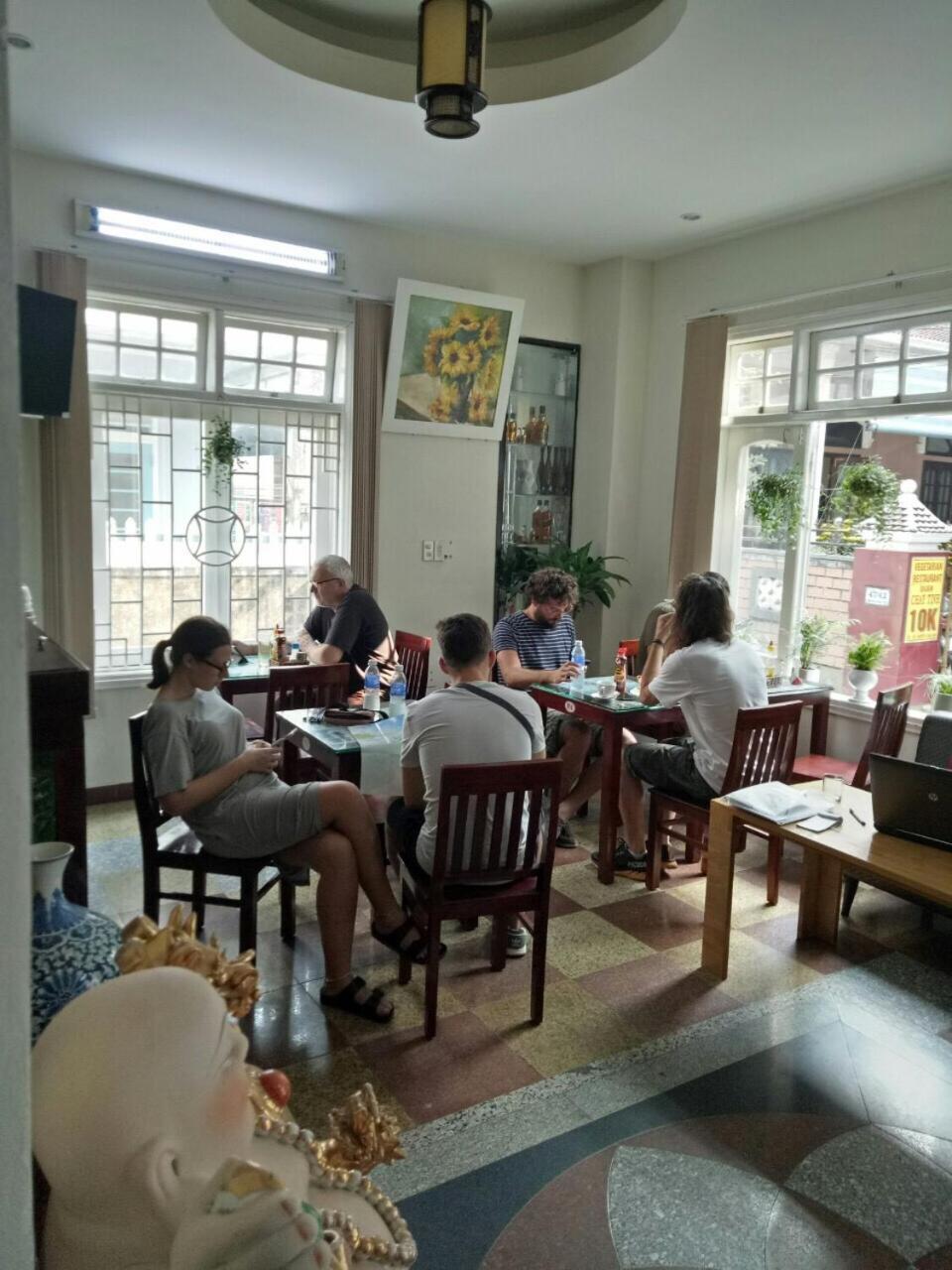 Hoang Trieu Hotel Хюе Екстер'єр фото